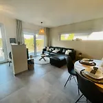 Modern House In With Terrace Jalhay