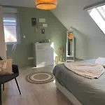 Vakantiehuis Modern House In With Terrace