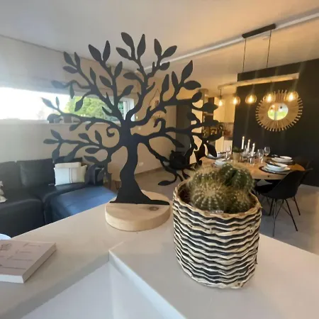 Modern House In With Terrace Jalhay