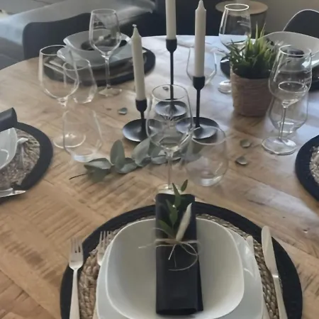 Modern House In With Terrace Сasa de vacaciones *