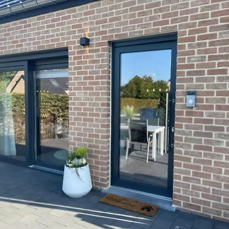 Modern House In With Terrace Сasa de vacaciones