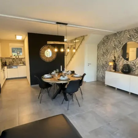 Сasa de vacaciones Modern House In With Terrace *