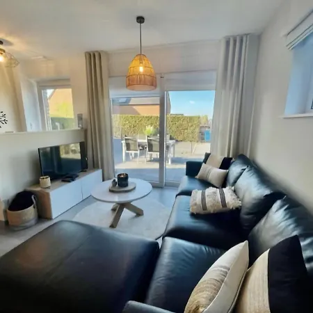 Semesterbostad Modern House In With Terrace
