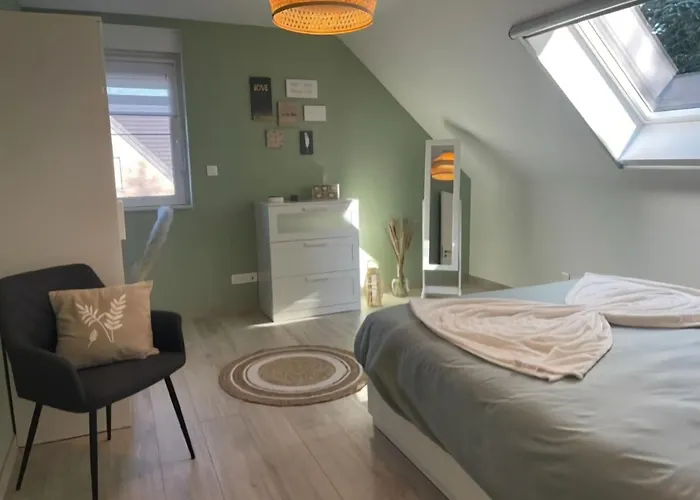 Hébergement de vacances Modern House In With Terrace