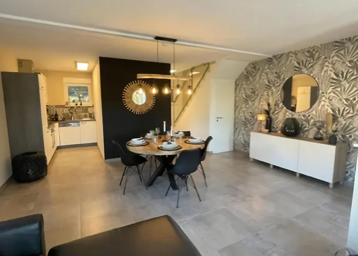 Hébergement de vacances Modern House In With Terrace *