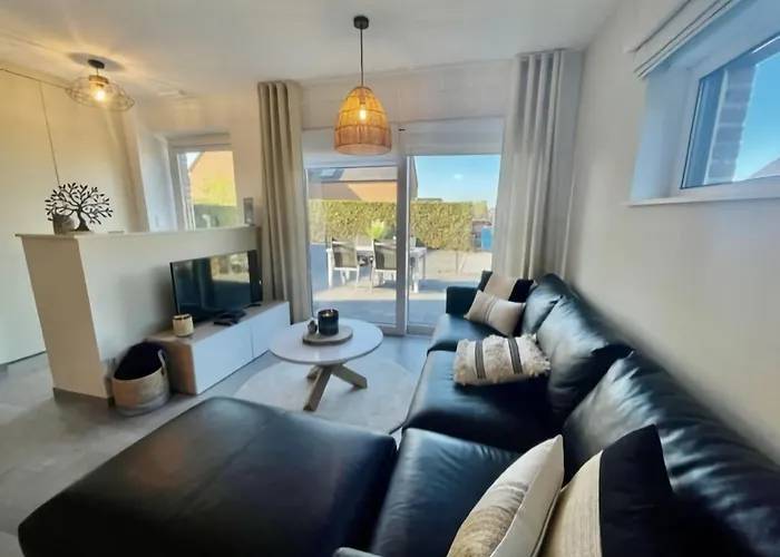 Hébergement de vacances Modern House In With Terrace